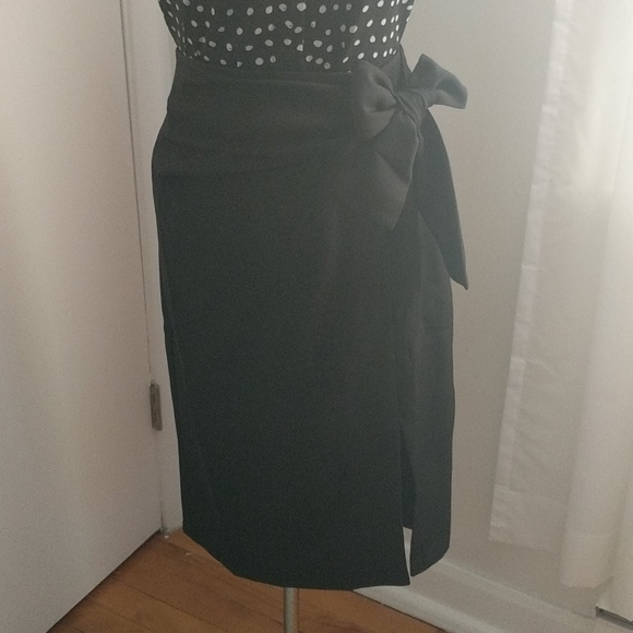 Black pencil skirt with side bow - Picture 2 of 6